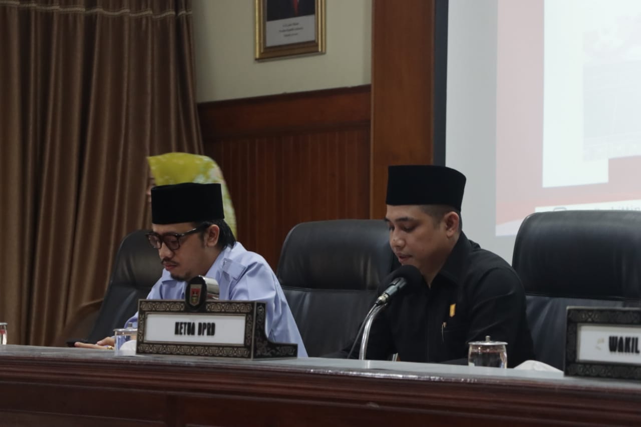 Rapar Paripurna dengan agenda Pemandangan Umum Fraksi DPRD Bukittinggi